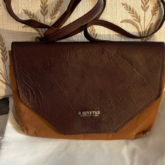 R. Riveter Brown Leather Crossbody Bag bags with a purpose. Great Bag for Fall - Picture 1 of 15